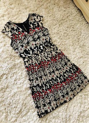 Красивое легкое платье фирмы therapy.