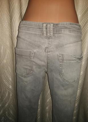 Класичні сірі джинси з потертостями скіні (skinny jeans ) марки tu4 фото