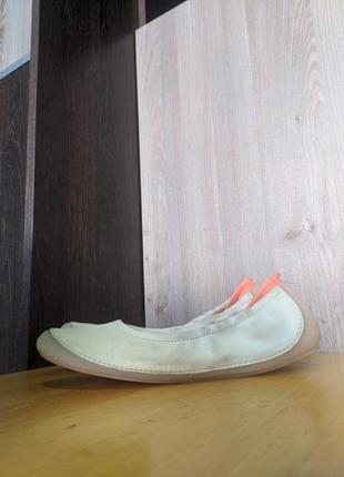 Балетки, мокасины, слипоны кожаные clarks