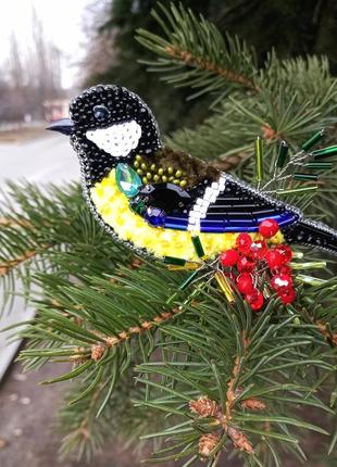 Брошка синичка на гілці ручна робота