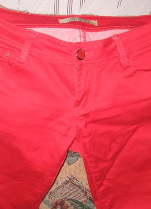Класні червоні штани в облипку 40 розміру в ідеальному стані.2 фото