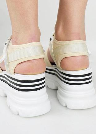 Стильные бежевые босоножки сандалии на платформе толстой подошве массивные модные3 фото