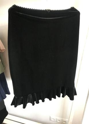 Юбка новая чёрная велюровая с воланом new look размер м7 фото