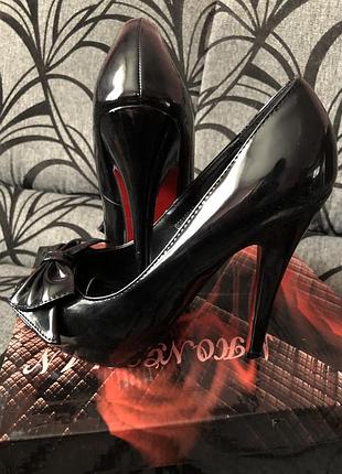 Туфлі жіночі