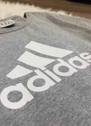Базовая серая футболка adidas с принтом оригинал6 фото