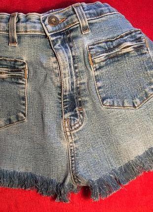 Шорти,джинсові шортики,з бахромою з кишеньками1 фото