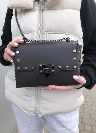 Шкіряна сумочка клатч на ланцюжку темна коричнева італія сумка жіноча шкіряна6 фото