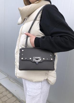 Шкіряна сумочка клатч на ланцюжку темна коричнева італія сумка жіноча шкіряна5 фото