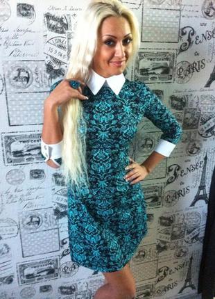 Зеленое платье-платье с белым воротником 5