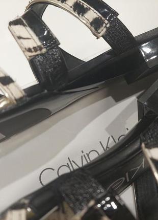 Модні босоніжки з принтом зебри від calvin klein!8 фото