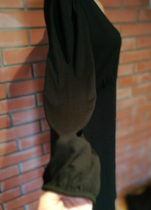 Черное лаконичное платье из вискозы2 фото