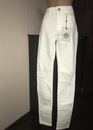 Белые кремовые джинсы классика высокая посадка1 фото