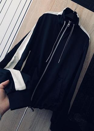 Вітровка дуже крута