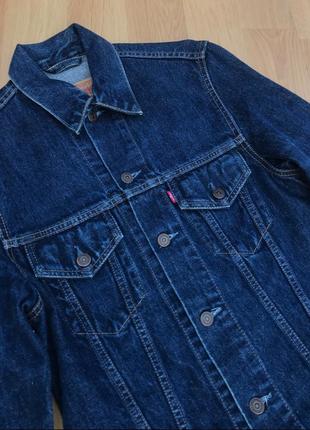 Джинсовая курточка levis, оригинал, удобная, практичная2 фото