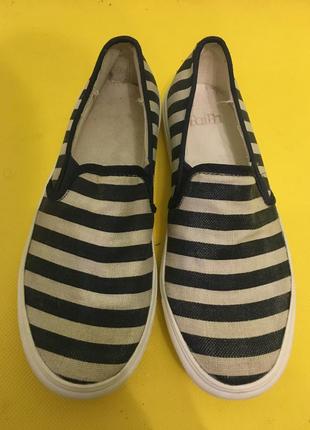 Женские мокасины