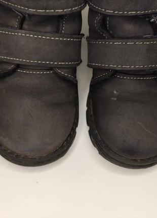 Демисезонные кожаные ботинки на липучках4 фото