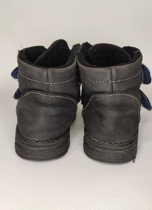 Демисезонные кожаные ботинки на липучках5 фото