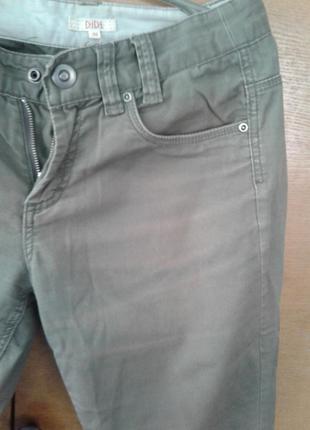 Мужские джинсы цвета хаки7 фото