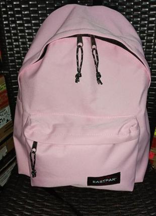Нежно-розовый классный рюкзак eastpak