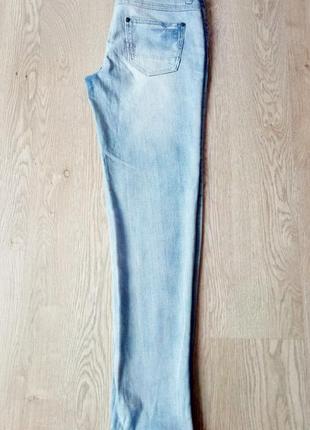 Стильные светло-голубые джинсы/w28 l344 фото