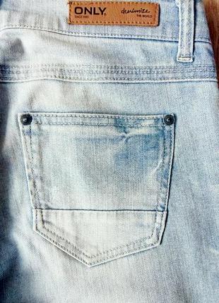 Стильные светло-голубые джинсы/w28 l348 фото