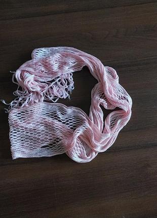 Розовый шарф-сетка