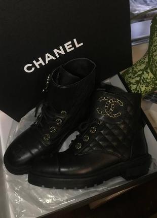 Черевики chanel lace-up black boots1 фото