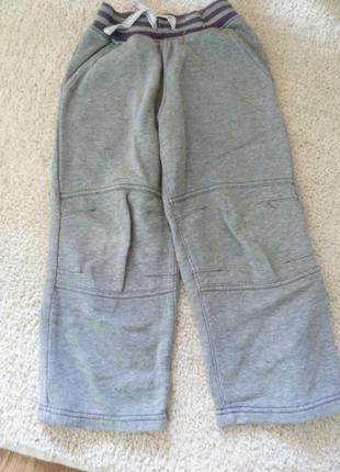 Спортивные штаны на 4-5 лет