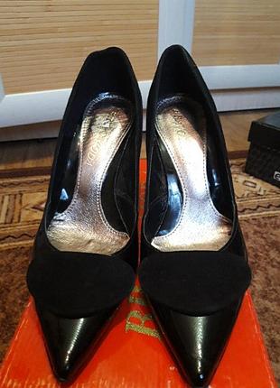 Жіночі туфлі на шпильці, човники