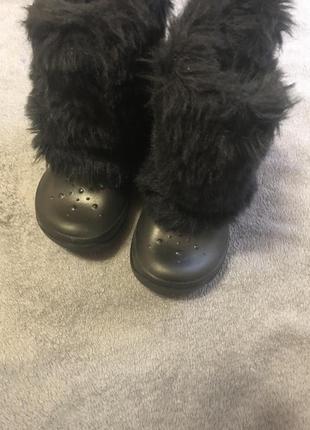 Резиновые сапоги с опушкой crocs