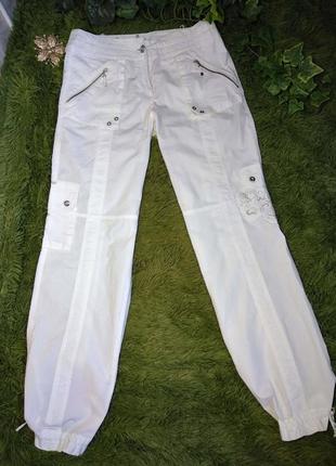 Белоснежные штаны джоггеры брюки