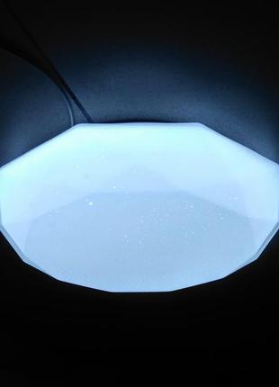 Світлодіодна люстра з регулюванням яскравості світла та пультом д.у.4 фото