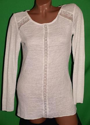 Нежная мягкая кофточка (s замеры) с молочным оттенкои и ажурными вставками.турция