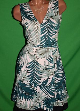 Класне плаття (s виміри) з візерунком ,приємне до тіла, шикарно виглядає