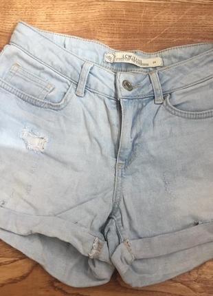 Джинсовые шорты