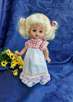 Spielzeugland mengersgereuth-hammern лялька ндр мулатка вінтаж рідкісна в одязі німеччина