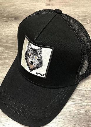 Кепка з сіткою вовк