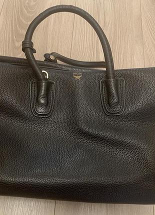 Чорна шкіряна сумка mcm millen tote