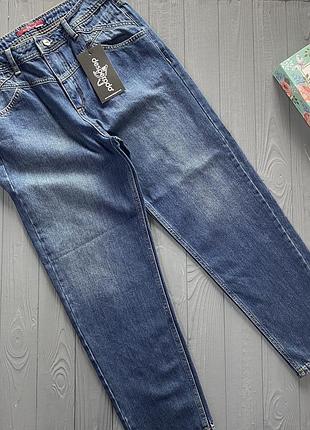 Жіночі джинси mom