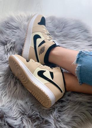 Кроссовки женские найк nike air jordan retro 1 beige black5 фото