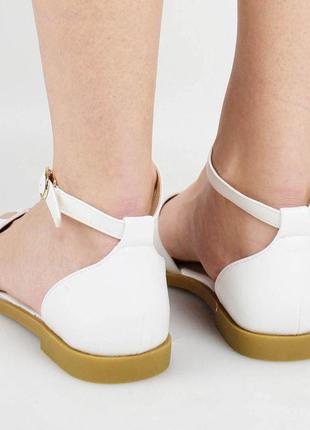 Стильные белые босоножки сандалии низкий ход с ремешком закрытой пяткой3 фото