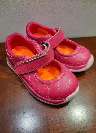 Босоножки закрытые clarks