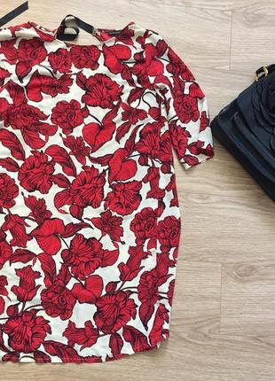 Новое платье с красивой спинкой