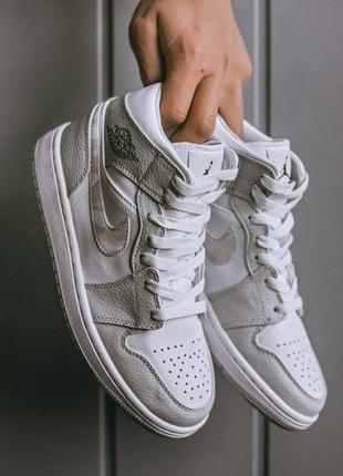 Кроссовки женские nike air jordan 1 retro “ white\grey\camo”