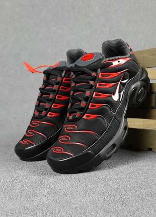 Шикарні жіночі кросівки nike tn plus чорні з червоним