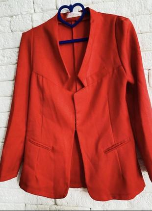 Красный пиджак строгого кроя, красный блейзер5 фото