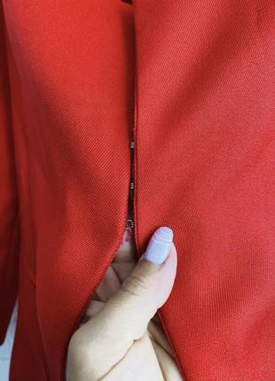 Красный пиджак строгого кроя, красный блейзер6 фото