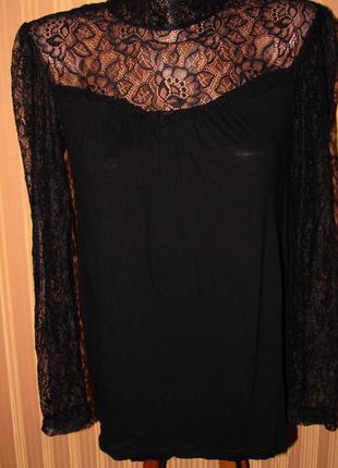 Кофтинка з гепюровими вставками