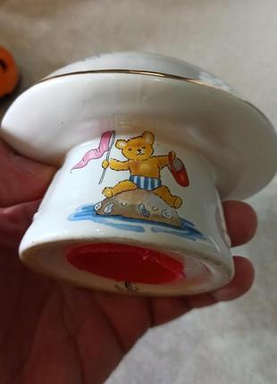 Винтажная керамическая копилка в форме гриба мишки на отдыхе. англия, 80-е годы.