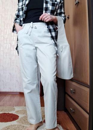 Сіро-бежеві штани